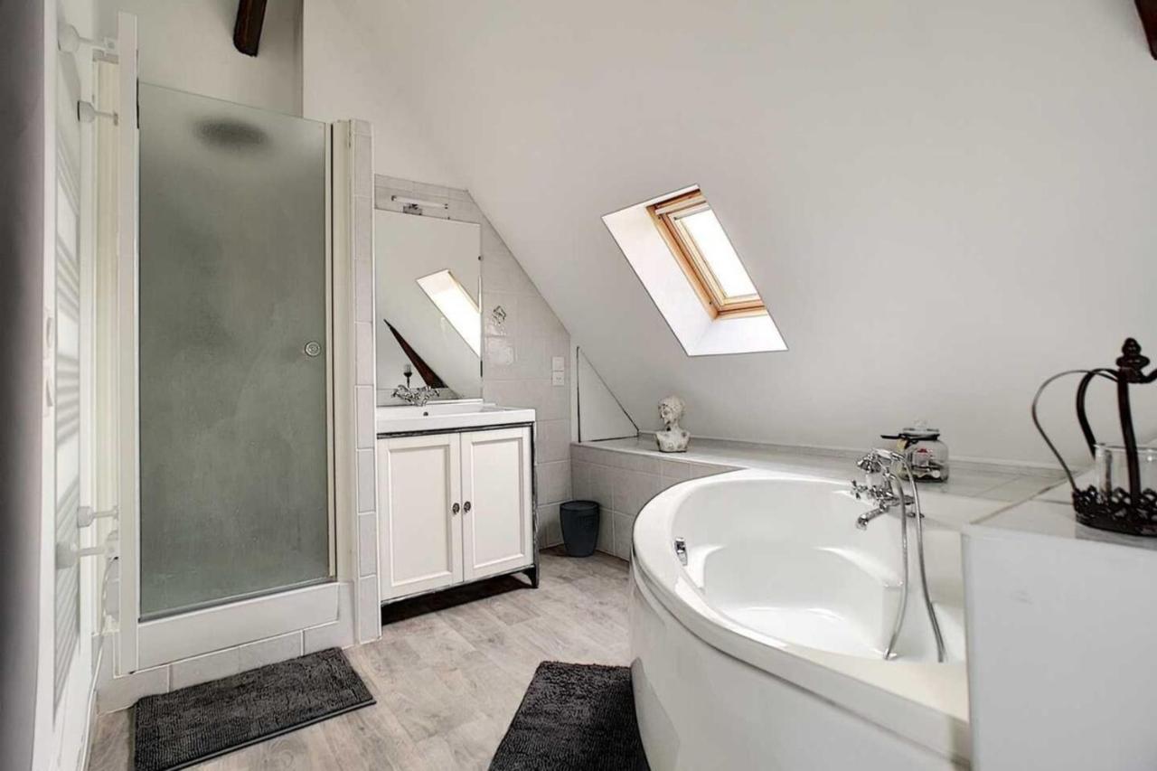 Le Boudoir D'Adelais - Duplex In The Center Of Amboise Apartment Екстериор снимка